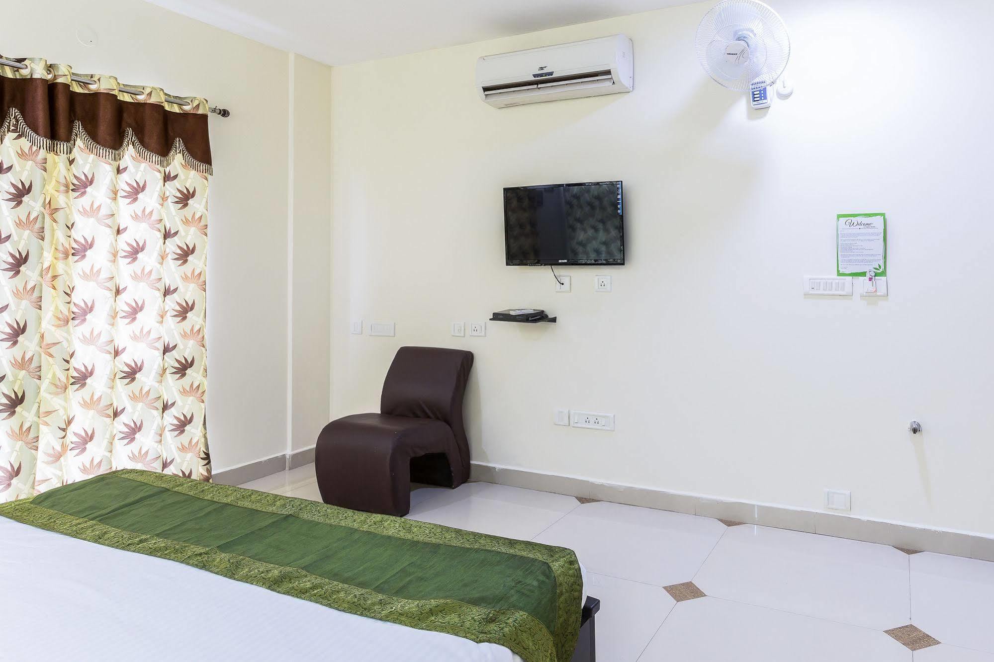 Hotel Treebo Srico, Banjara Hills Hyderabad Exterior foto