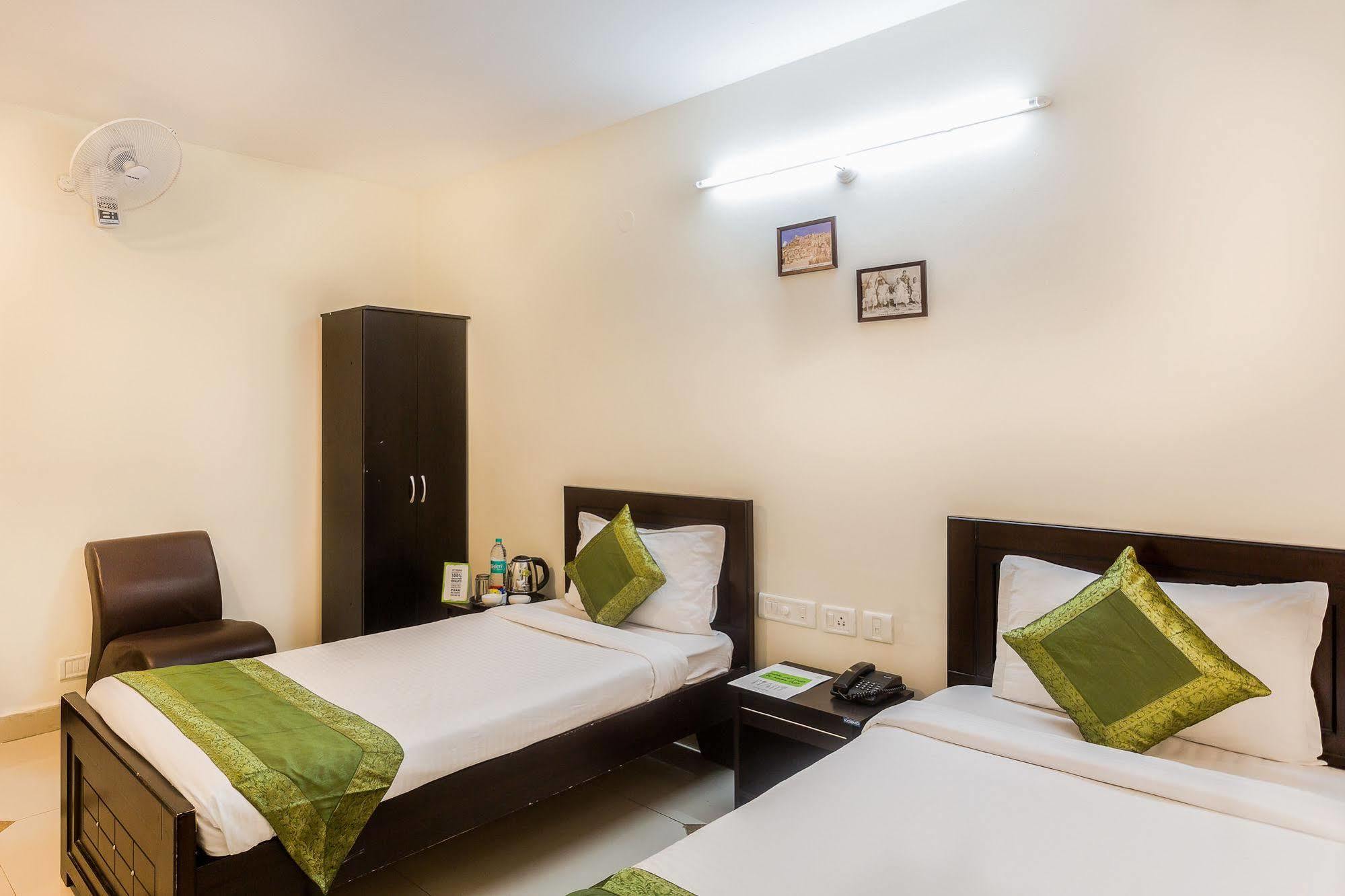 Hotel Treebo Srico, Banjara Hills Hyderabad Exterior foto
