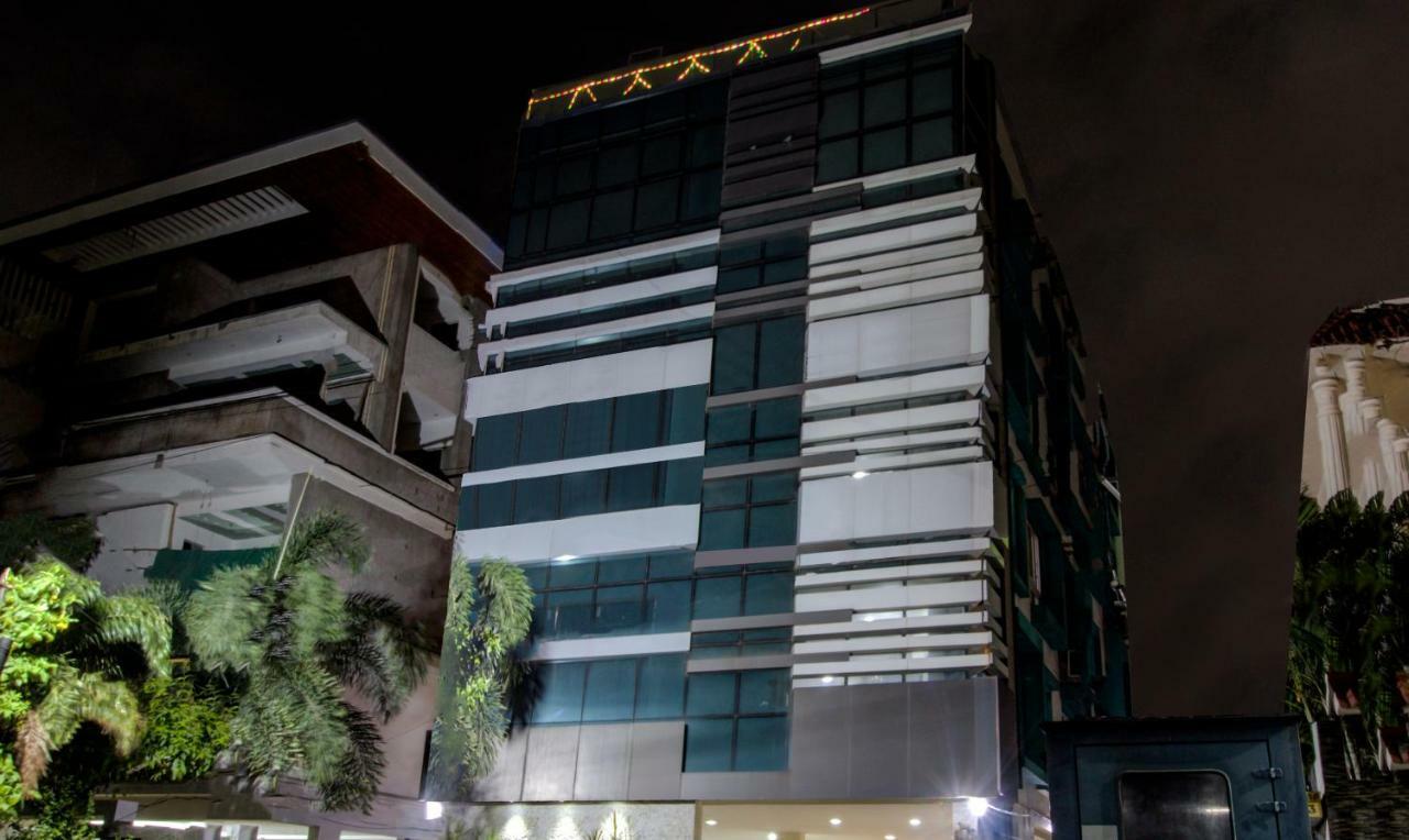 Hotel Treebo Srico, Banjara Hills Hyderabad Exterior foto